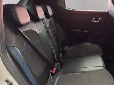 2024 Renault Kwid 5 pts. HB Bitono, TM5, a/ac., pantalla touch 8