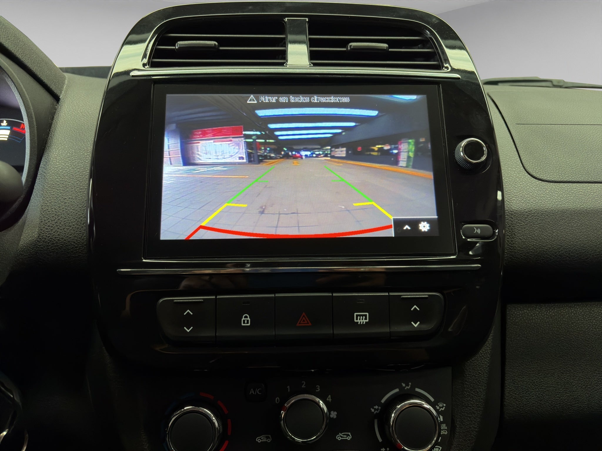 2024 Renault Kwid 5 pts. HB Bitono, TM5, a/ac., pantalla touch 8