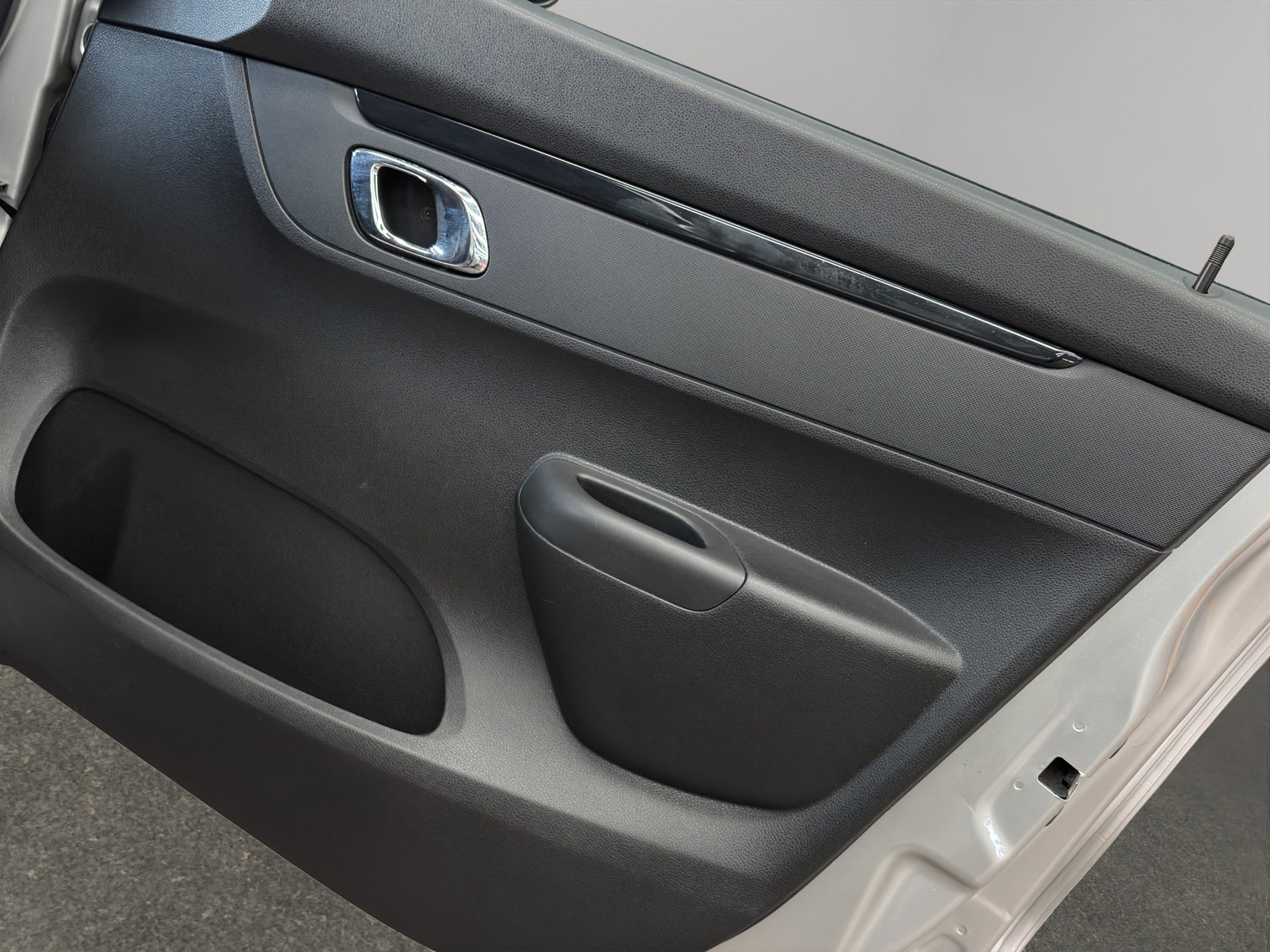 2024 Renault Kwid 5 pts. HB Bitono, TM5, a/ac., pantalla touch 8