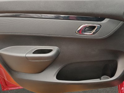 2025 Renault Kwid 5 pts. HB Iconic, TM5, a/ac., pantalla touch 8