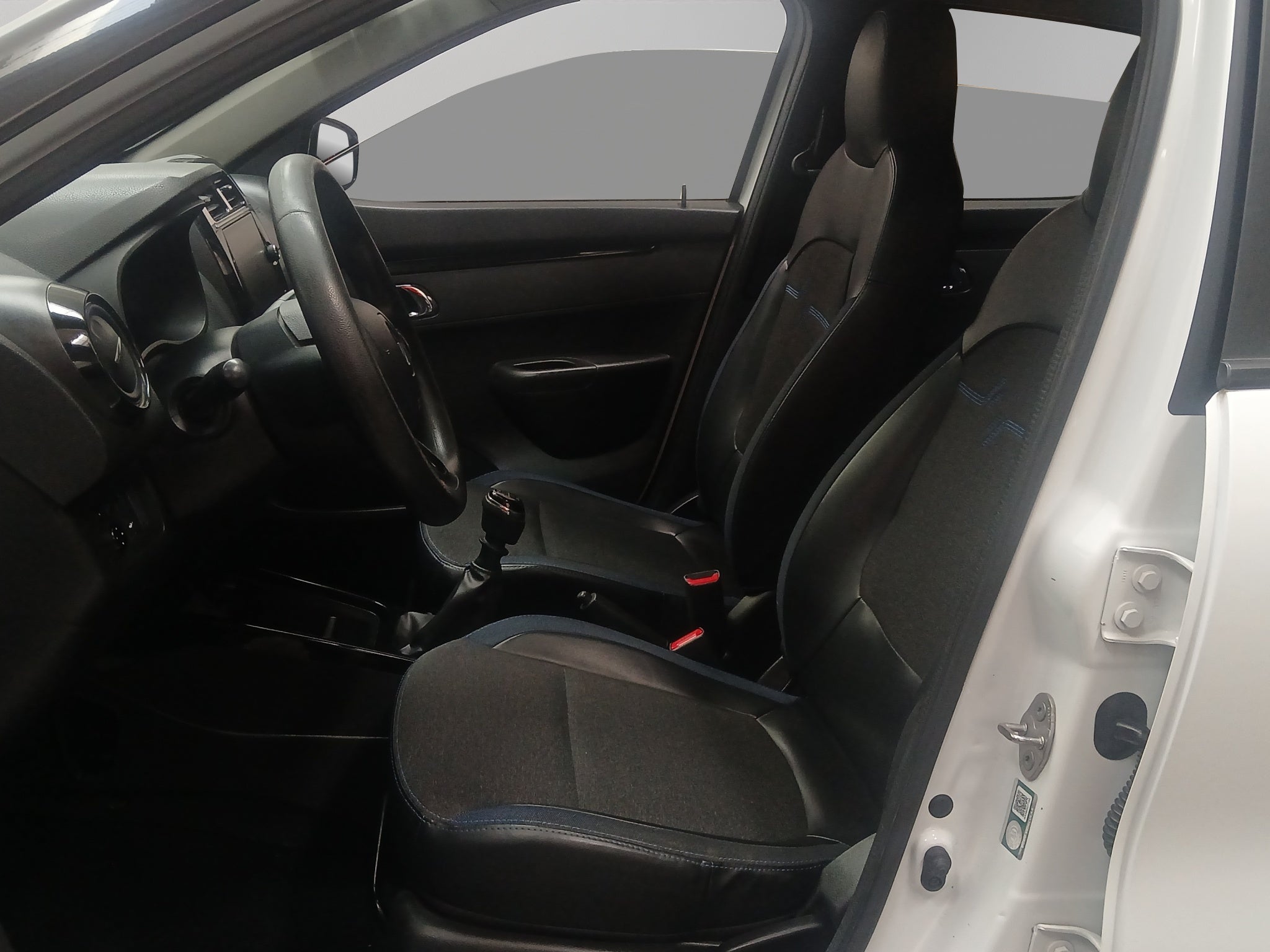 2023 Renault Kwid 5 pts. HB Bitono, TM5, a/ac., pantalla touch 8