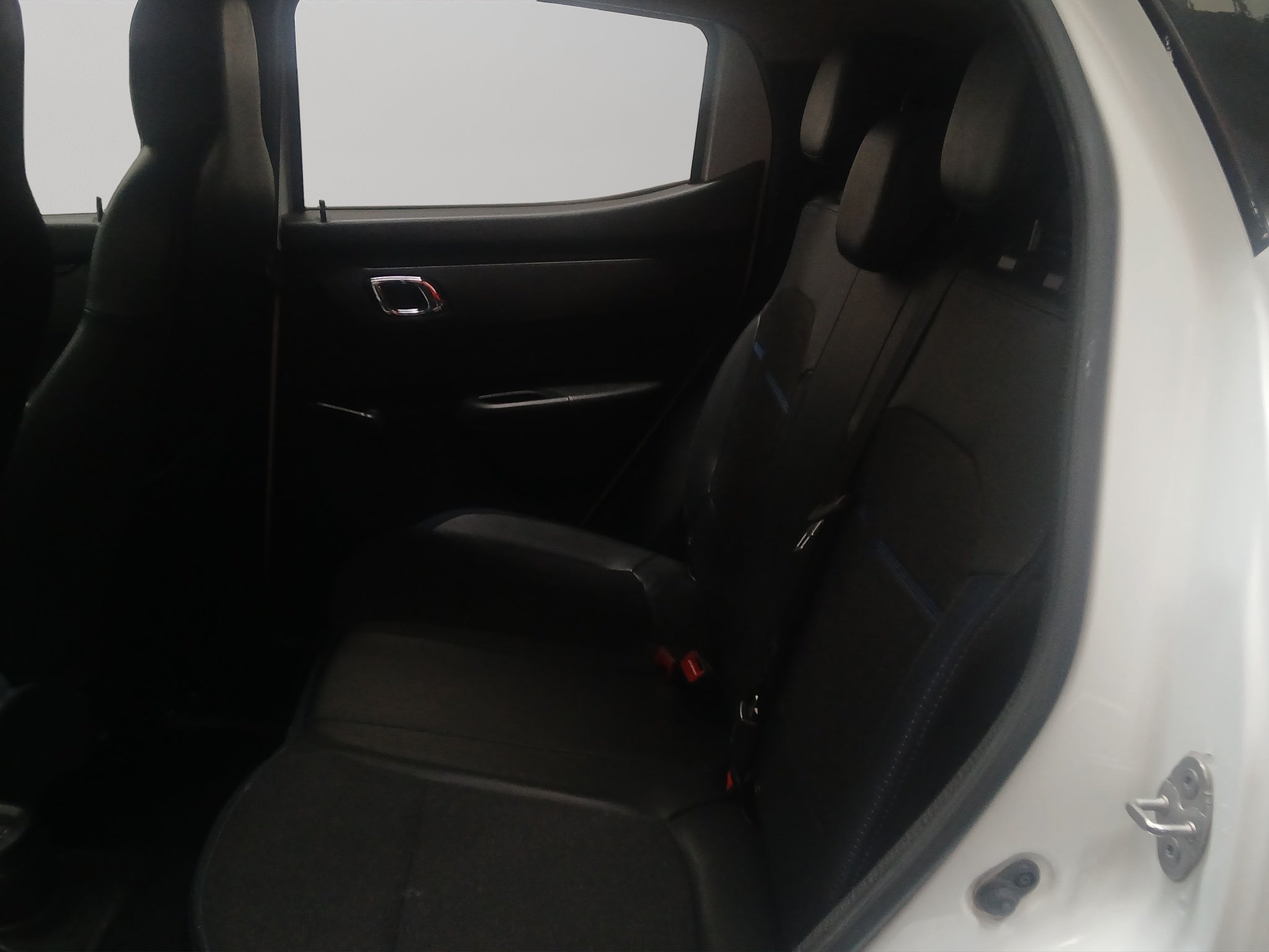 2023 Renault Kwid 5 pts. HB Bitono, TM5, a/ac., pantalla touch 8