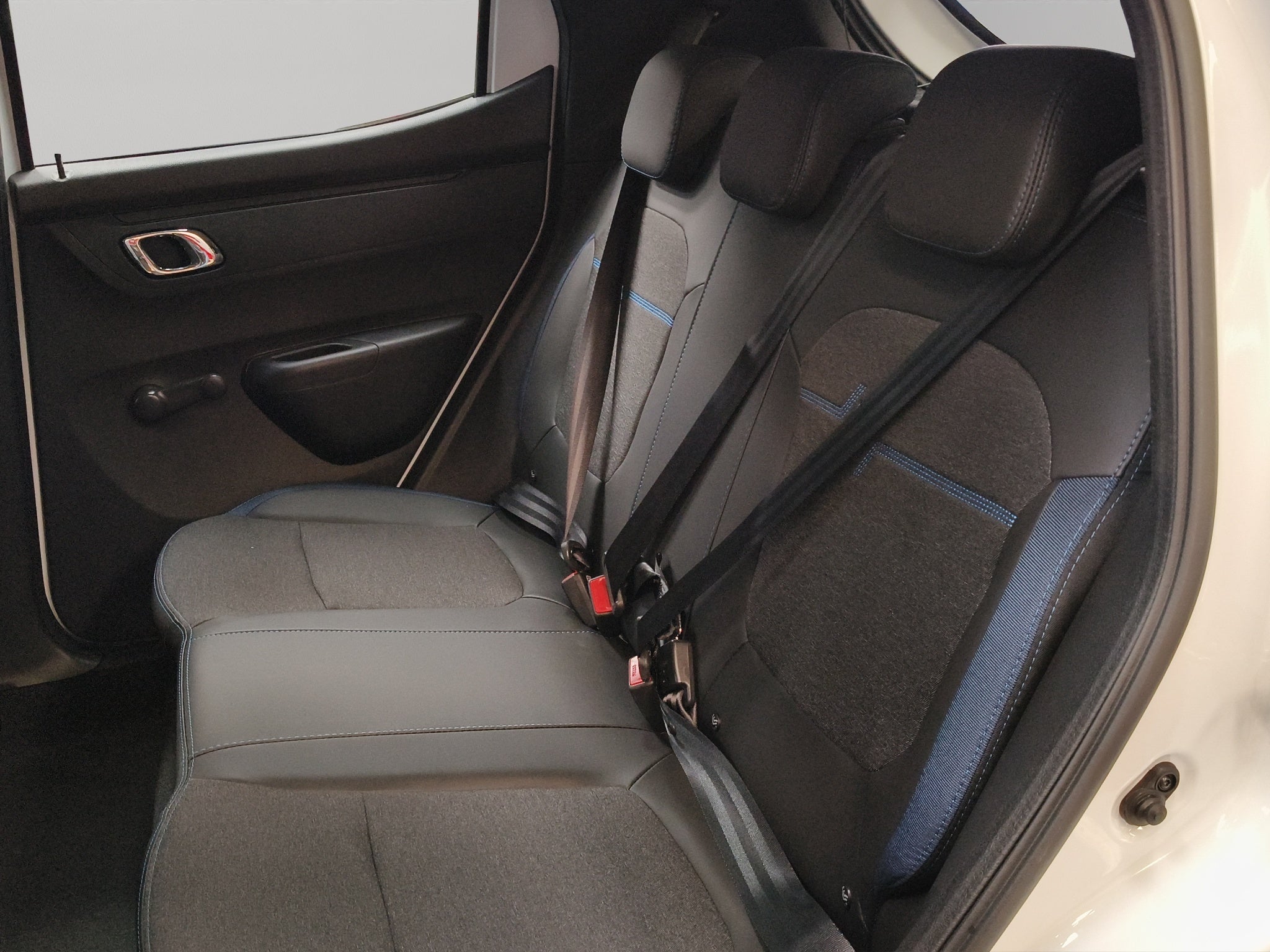 2025 Renault Kwid 5 pts. HB Bitono, TM5, a/ac., pantalla touch 8