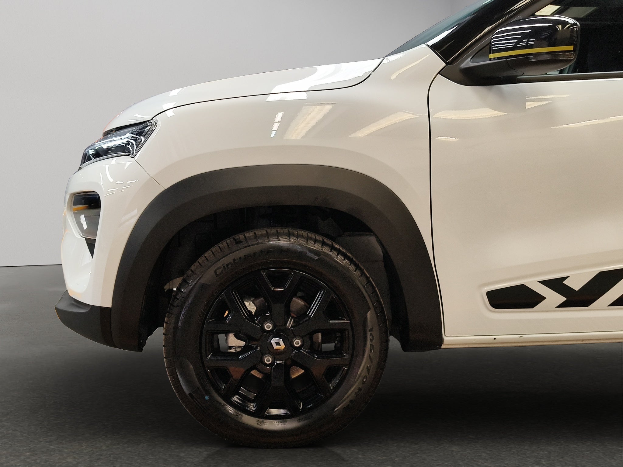 2025 Renault Kwid 5 pts. HB Bitono, TM5, a/ac., pantalla touch 8