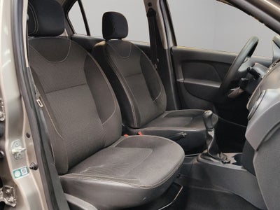 2019 Renault Logan 4 pts. Intens, TM5, VE, GPS, f. niebla, RA-15 (línea anterior)