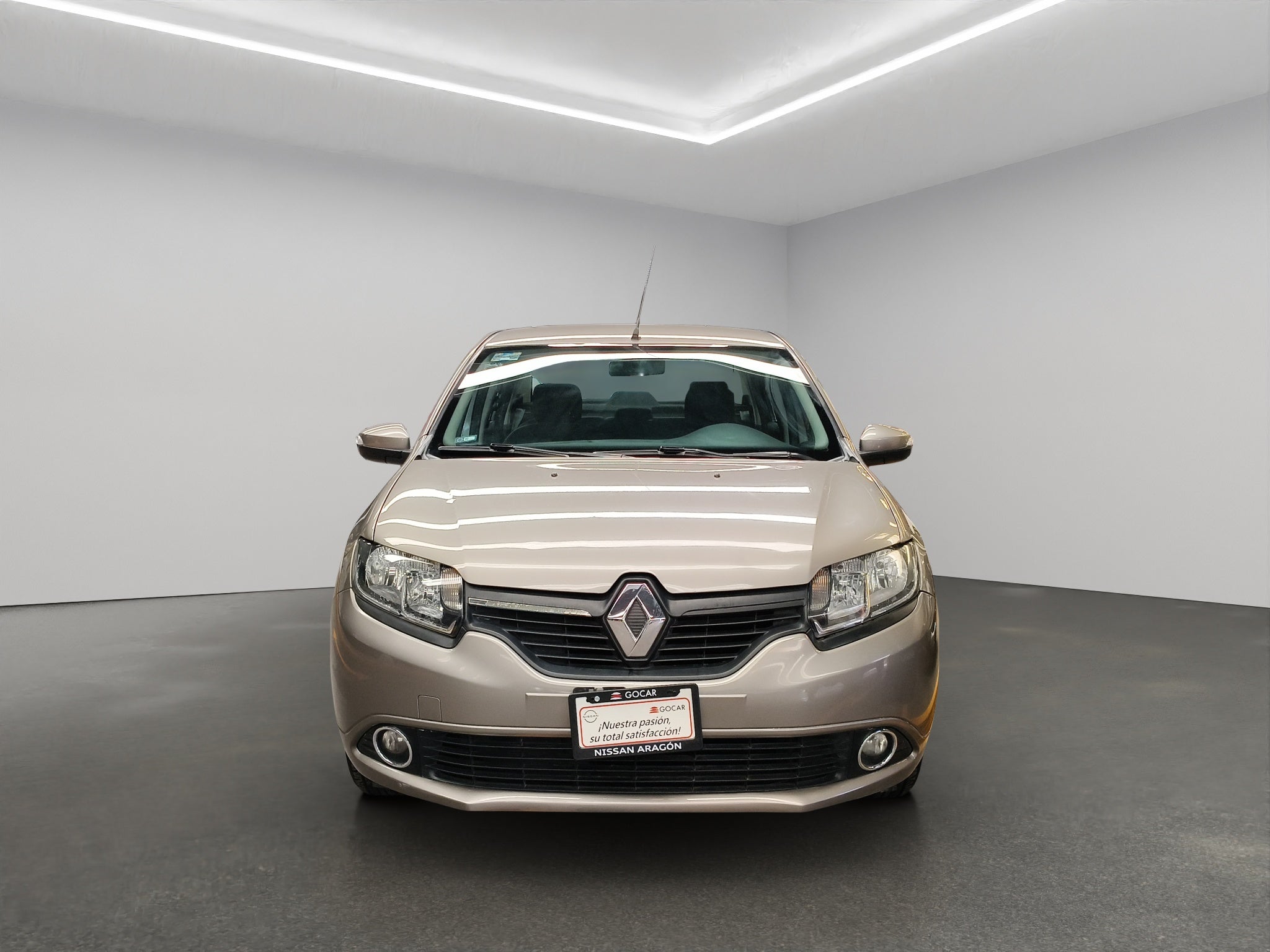 2019 Renault Logan 4 pts. Intens, TM5, VE, GPS, f. niebla, RA-15 (línea anterior)