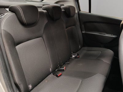 2019 Renault Logan 4 pts. Intens, TM5, VE, GPS, f. niebla, RA-15 (línea anterior)