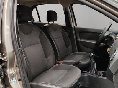 2019 Renault Logan 4 pts. Intens, TM5, VE, GPS, f. niebla, RA-15 (línea anterior)