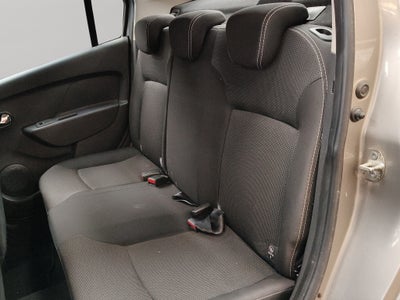 2019 Renault Logan 4 pts. Intens, TM5, VE, GPS, f. niebla, RA-15 (línea anterior)