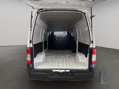 2024 Nissan Comerciales Urvan Panel 4 pts. Amplia, TM5, a/ac.