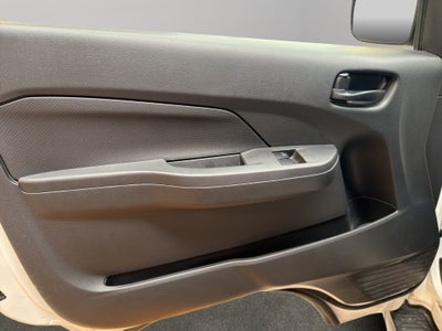 2024 Nissan Comerciales Urvan Panel 4 pts. Amplia, TM5, a/ac.