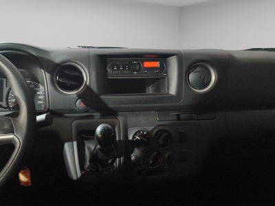 2024 Nissan Comerciales Urvan Panel 4 pts. Amplia, TM5, a/ac.