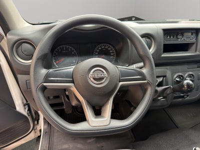 2025 Nissan Comerciales Urvan Panel 4 pts. Amplia con ventanas, TM5