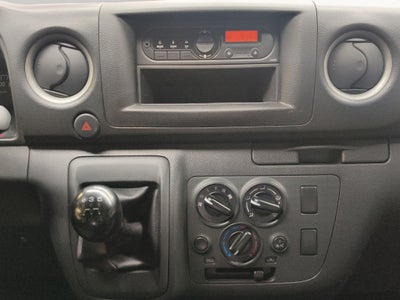 2025 Nissan Comerciales Urvan Panel 4 pts. Amplia con ventanas, TM5