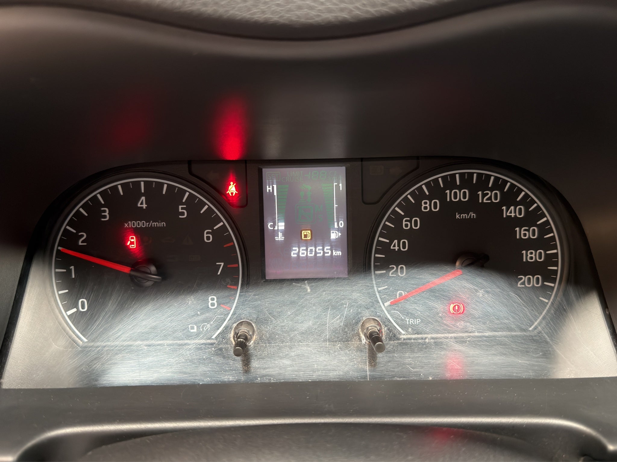 2025 Nissan Comerciales Urvan Panel 4 pts. Amplia con ventanas, TM5