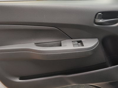 2025 Nissan Comerciales Urvan Panel 4 pts. Amplia con ventanas, TM5