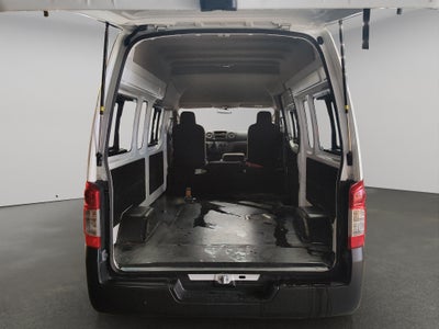 2025 Nissan Comerciales Urvan Panel 4 pts. Amplia con ventanas, TM5