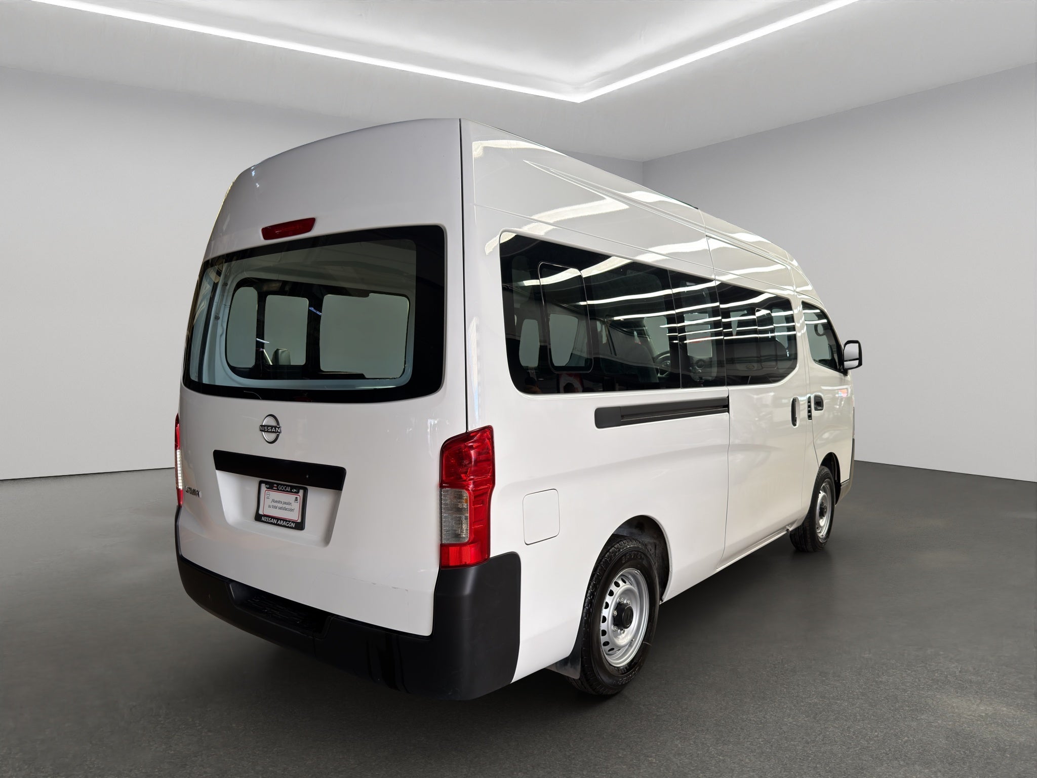 2025 Nissan Comerciales Urvan Panel 4 pts. Amplia con ventanas, TM5