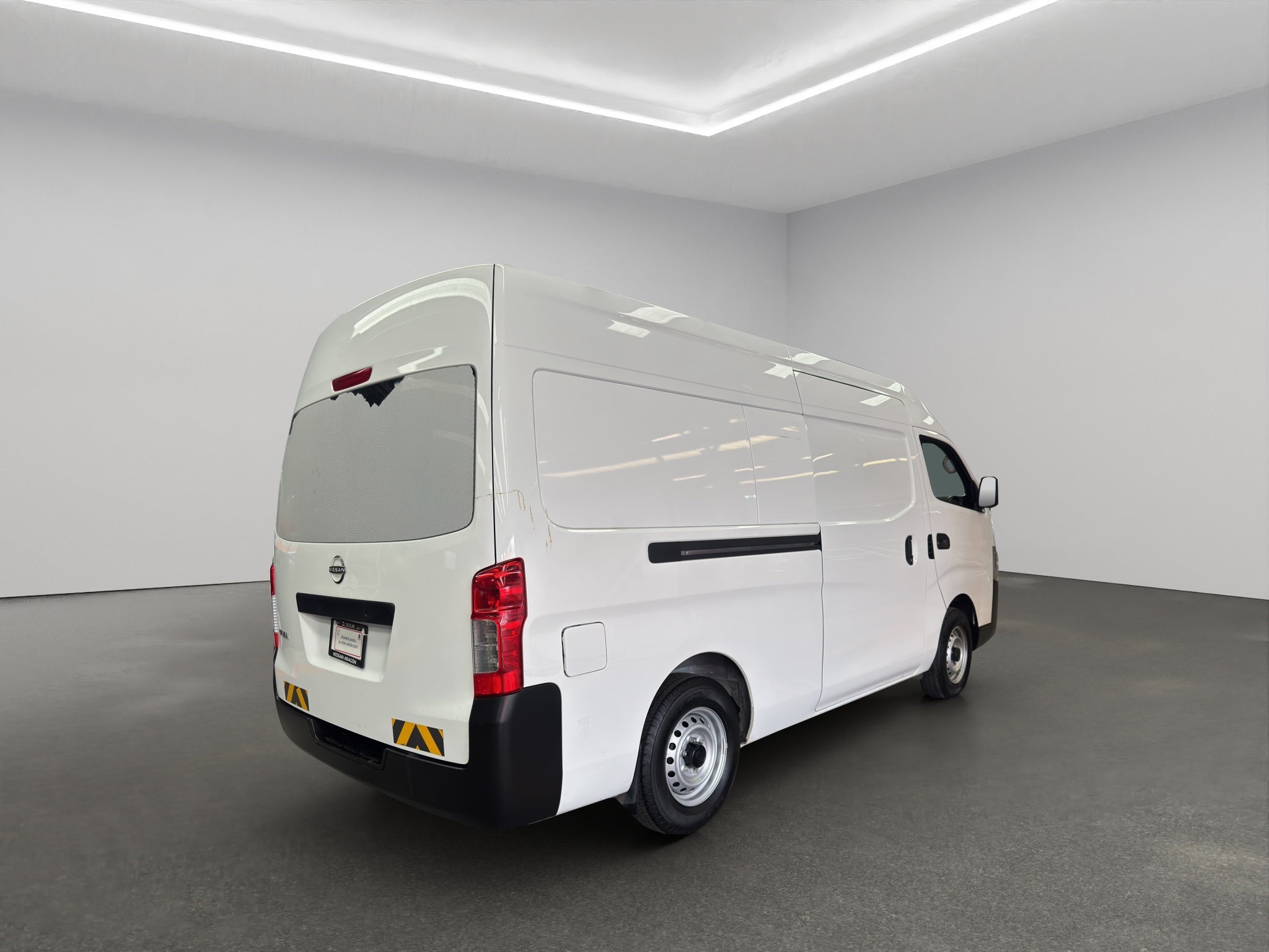 2024 Nissan Comerciales Urvan Panel 4 pts. Amplia, TM5, a/ac.