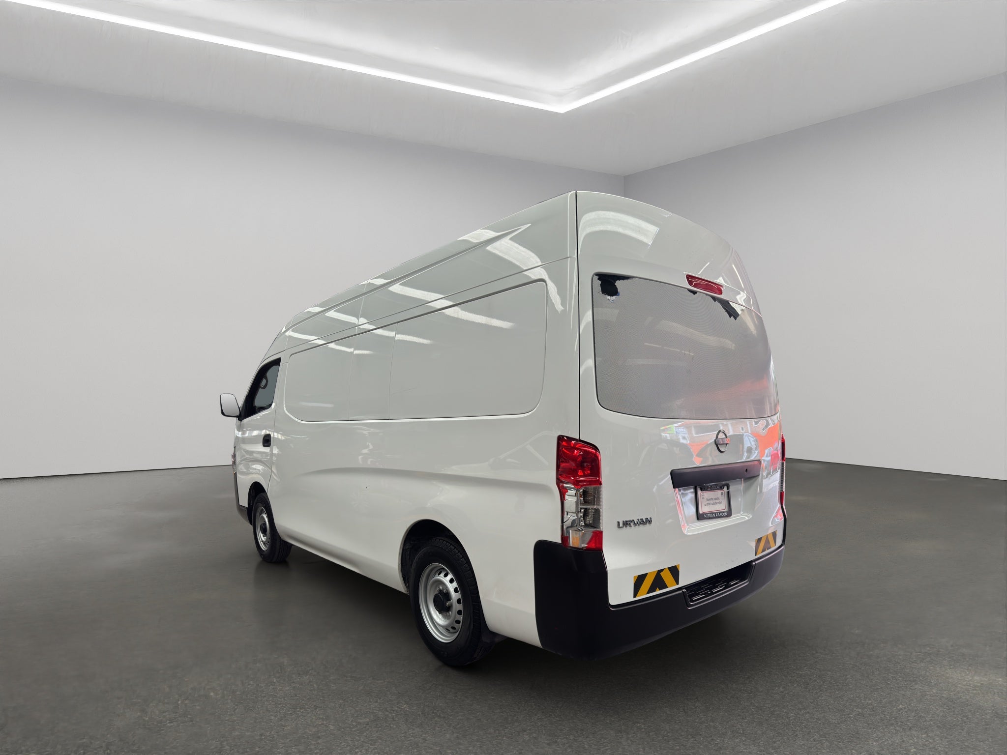 2024 Nissan Comerciales Urvan Panel 4 pts. Amplia, TM5, a/ac.