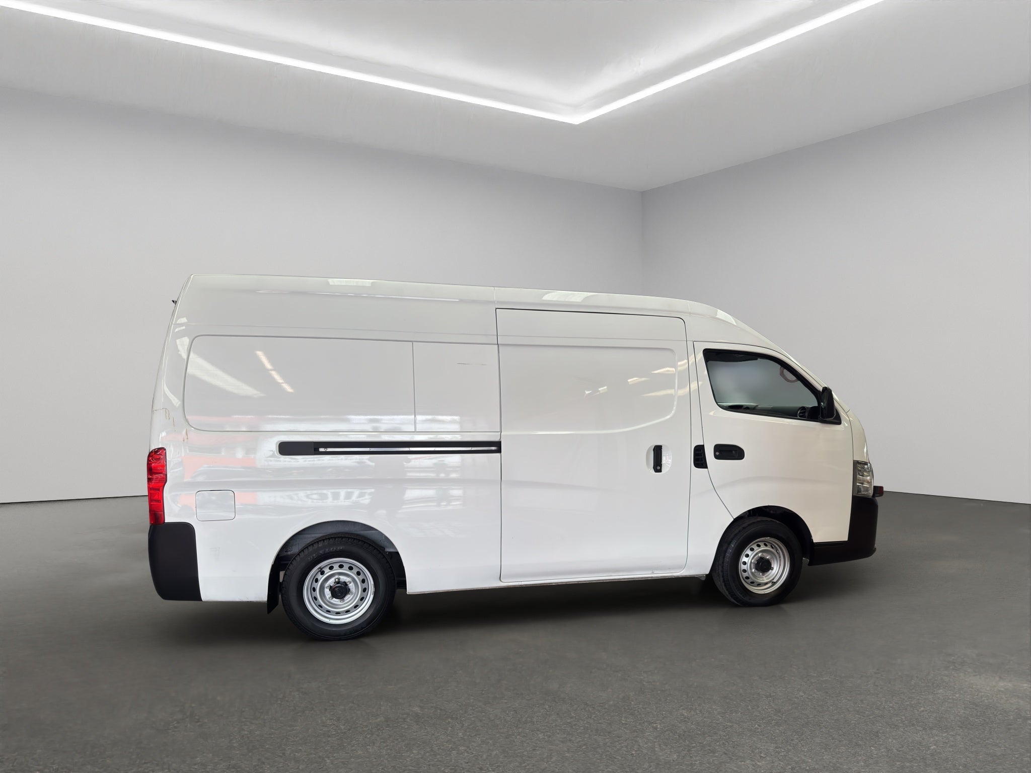 2024 Nissan Comerciales Urvan Panel 4 pts. Amplia, TM5, a/ac.