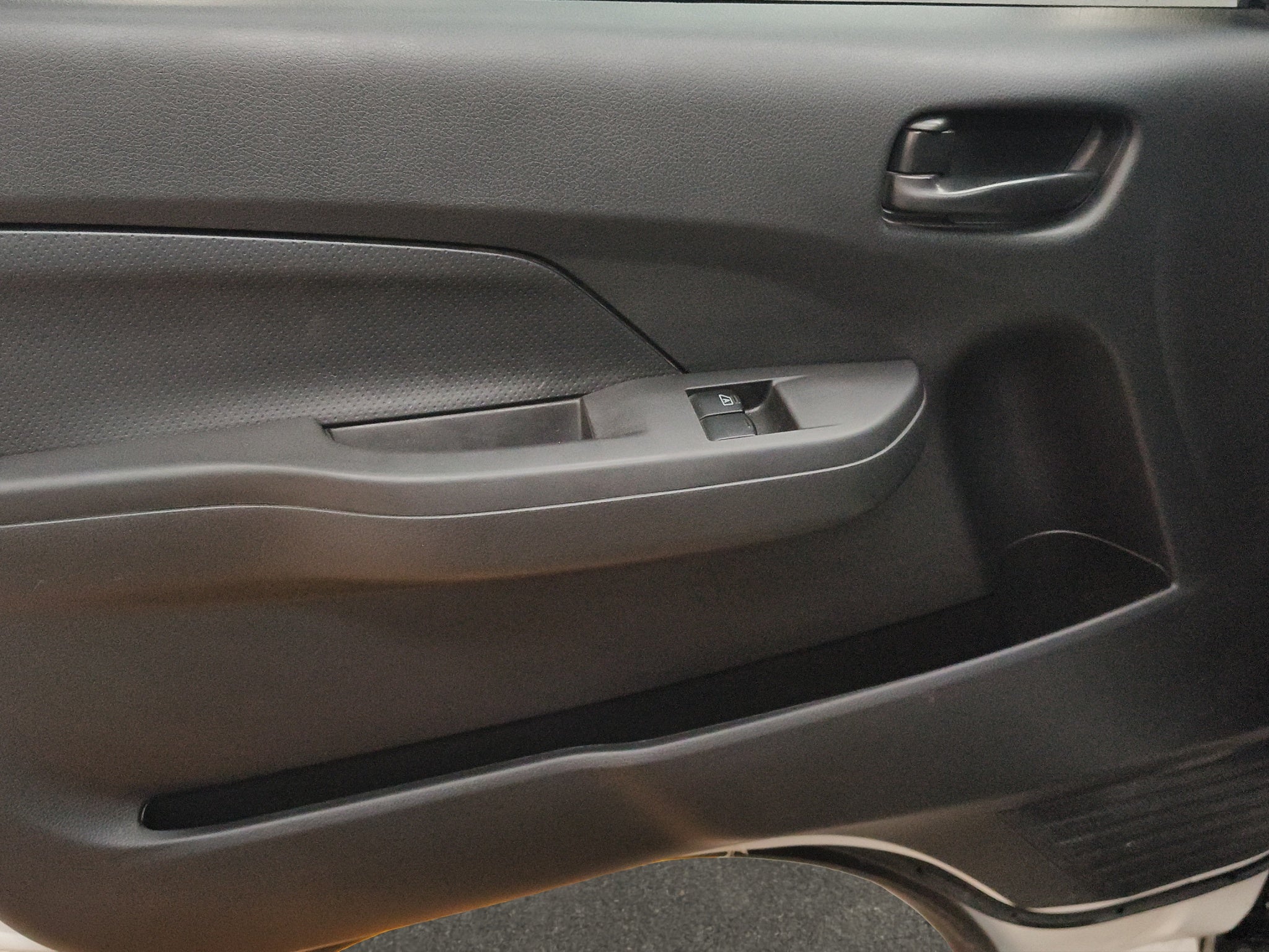 2025 Nissan Comerciales Urvan Panel 4 pts. Amplia, TM5, a/ac.