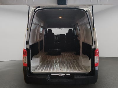 2025 Nissan Comerciales Urvan Panel 4 pts. Amplia, TM5, a/ac.