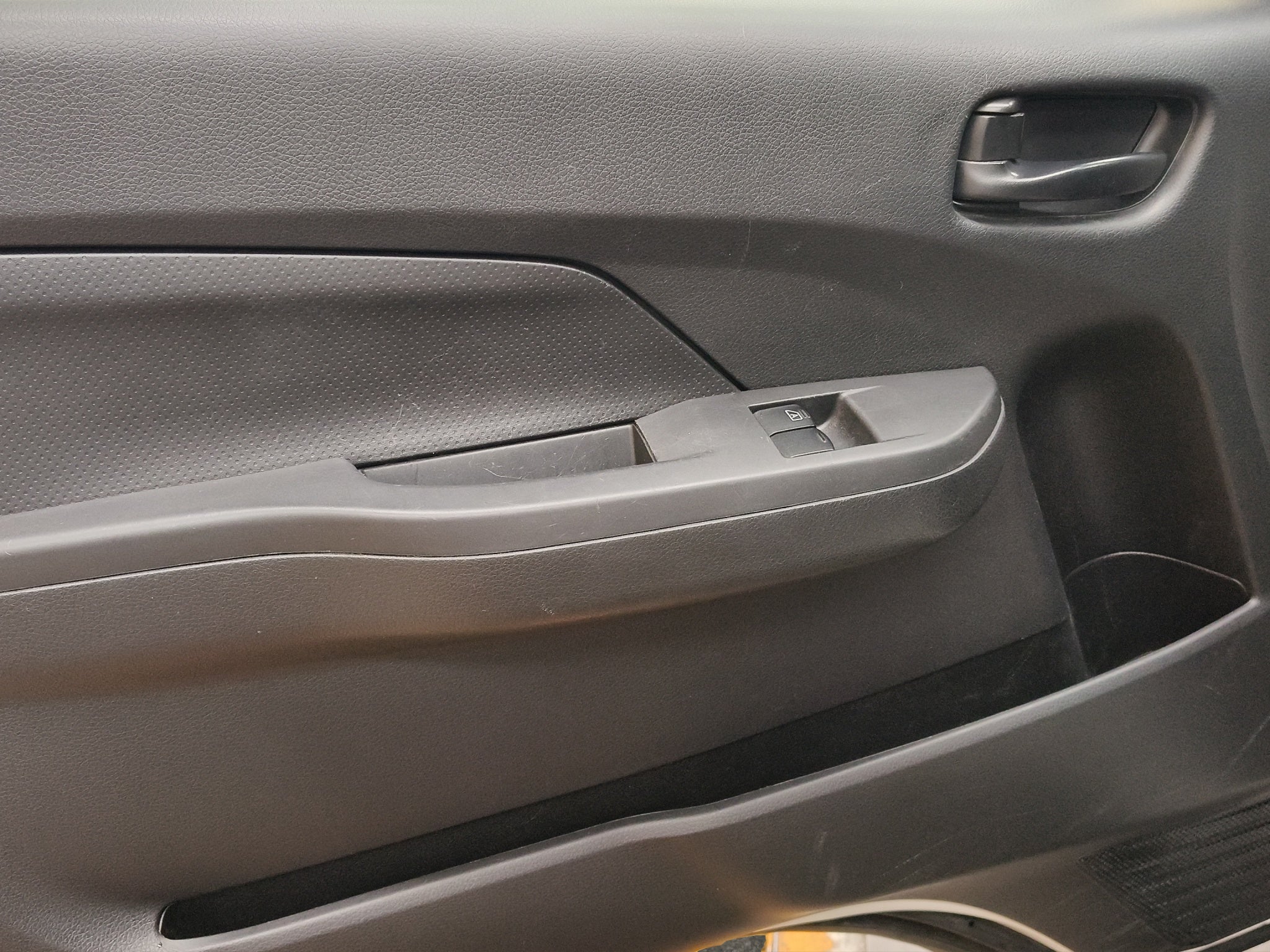 2024 Nissan Comerciales Urvan Panel 4 pts. Amplia, TM5, a/ac.