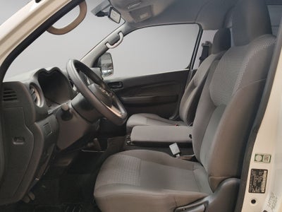 2024 Nissan Comerciales Urvan Panel 4 pts. Amplia, TM5, a/ac.