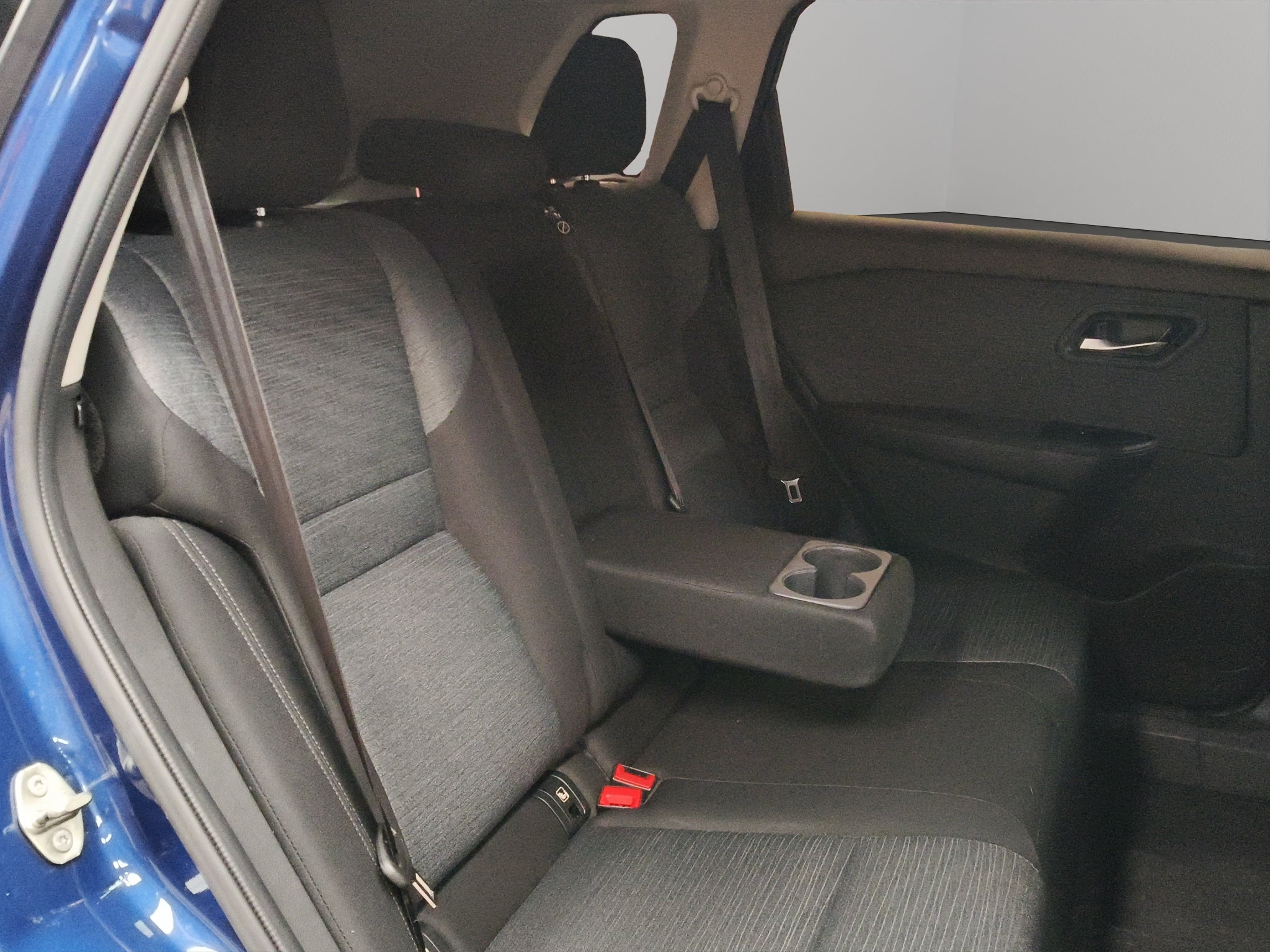 2023 Nissan X-Trail VUD 5 pts. Advance, TA, RA-17 (línea nueva)