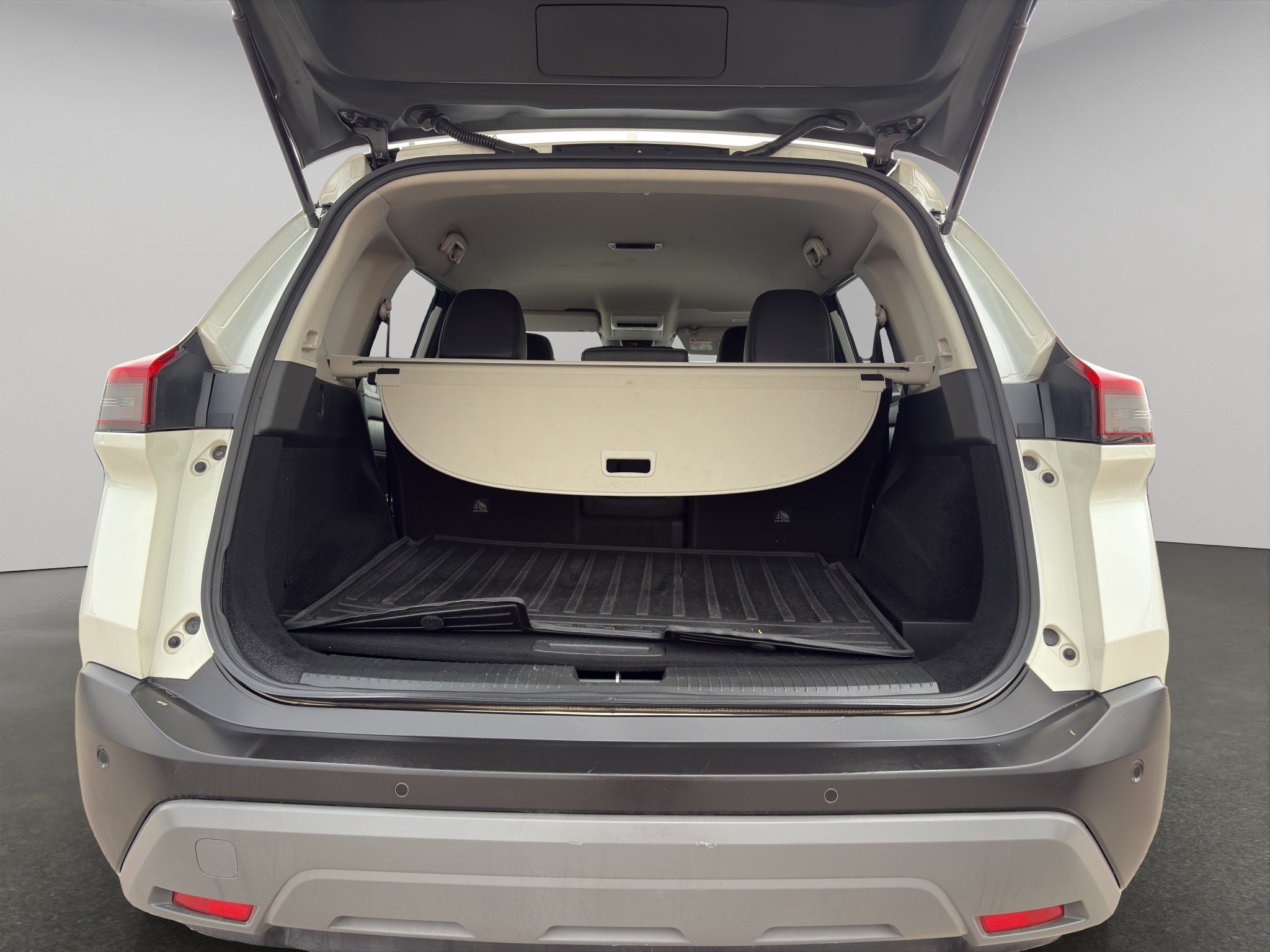 2024 Nissan X-Trail VUD 5 pts. Exclusive, TA, piel, RA-18