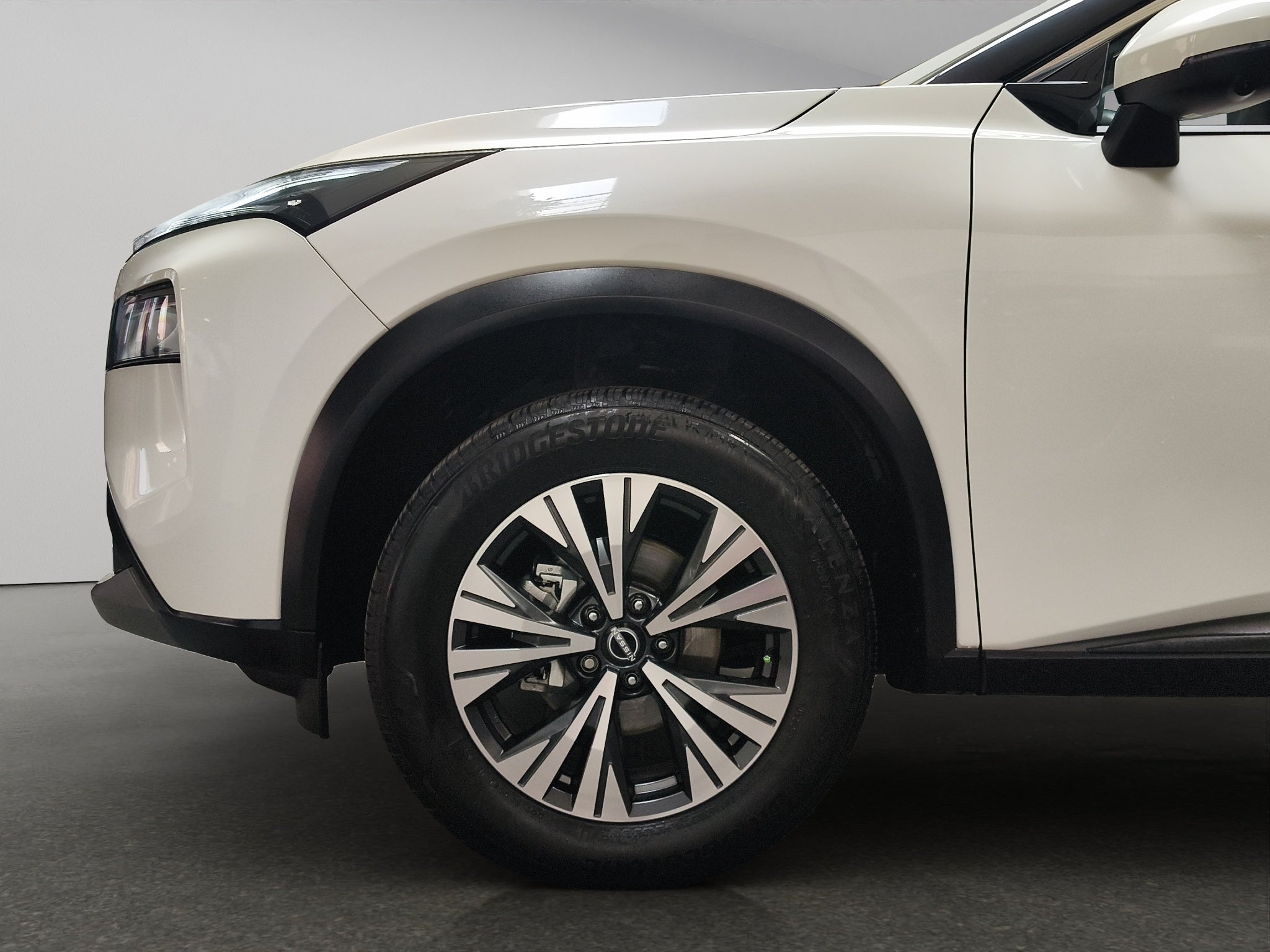 2024 Nissan X-Trail VUD 5 pts. Exclusive, TA, piel, RA-18