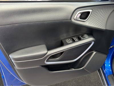 2022 Kia Soul VUD 5 pts. LX, 1.6l, TA, a/ac, RA-16 (línea anterior)
