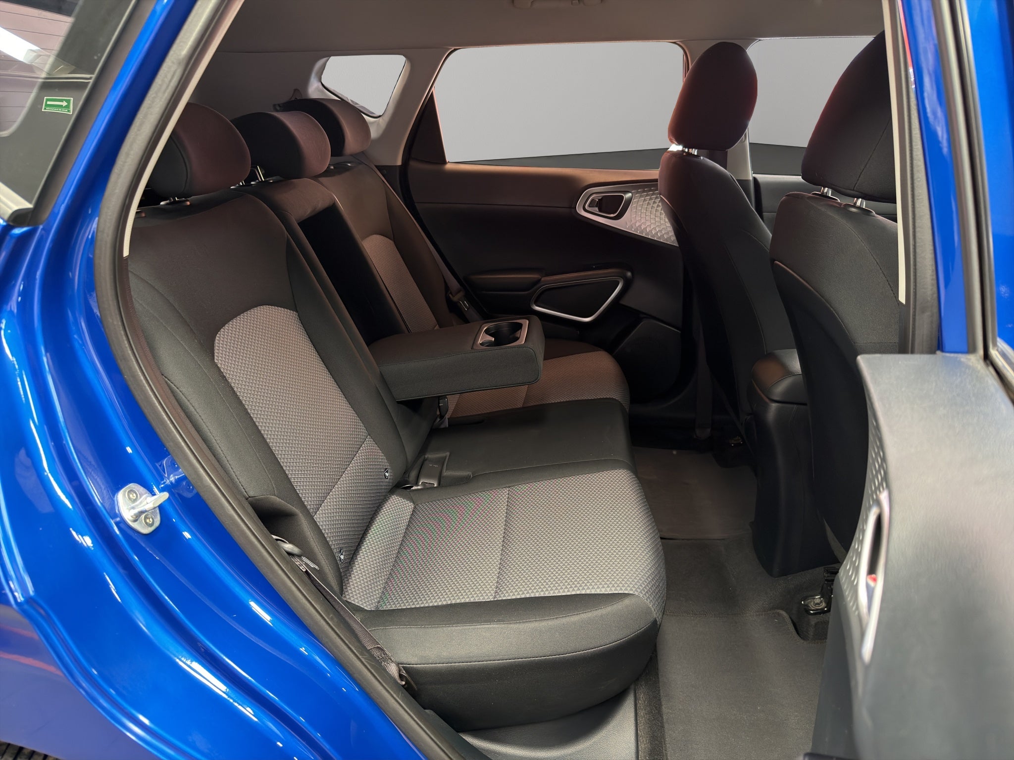 2022 Kia Soul VUD 5 pts. LX, 1.6l, TA, a/ac, RA-16 (línea anterior)