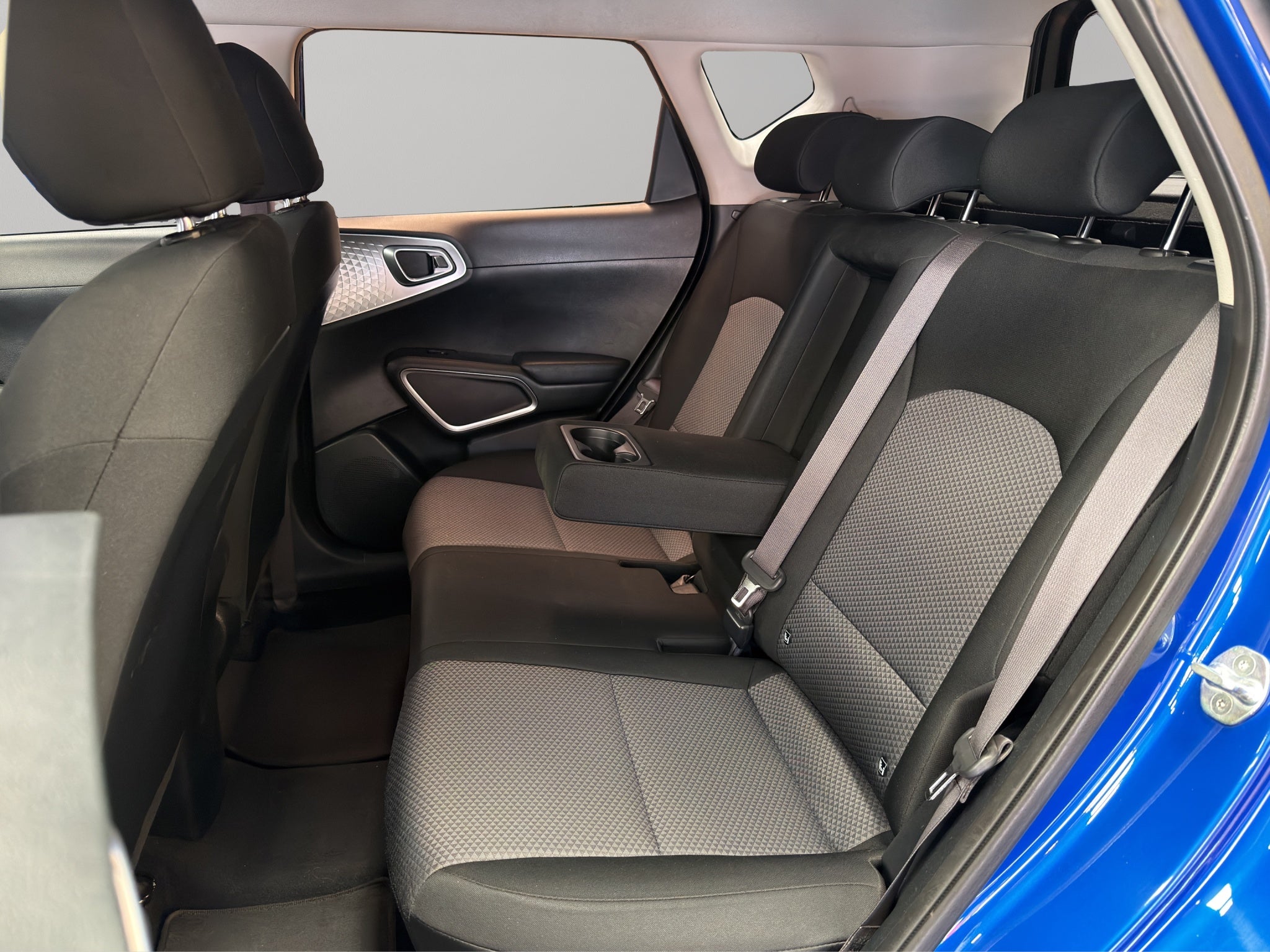 2022 Kia Soul VUD 5 pts. LX, 1.6l, TA, a/ac, RA-16 (línea anterior)