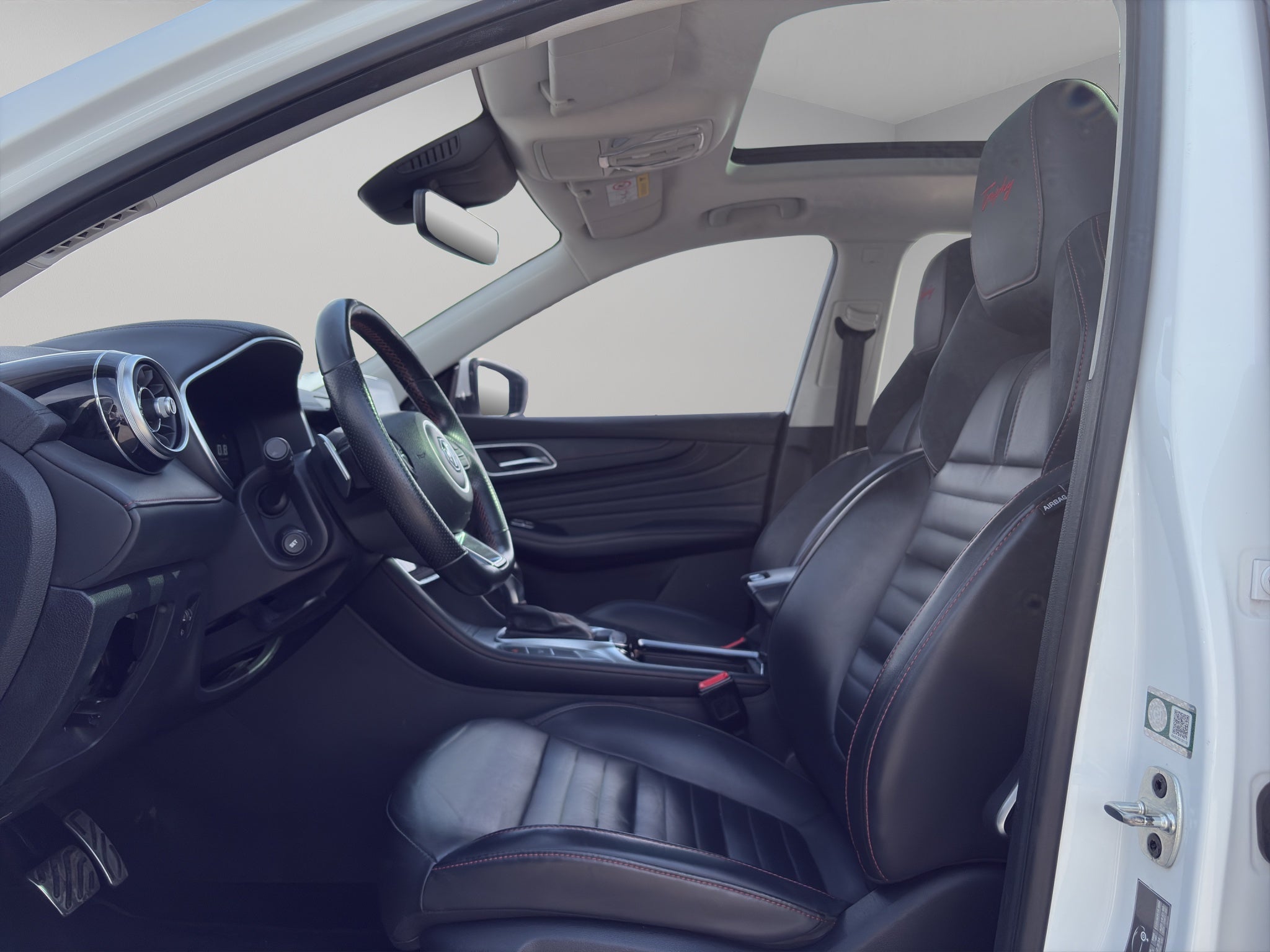 2022 MG HS VUD 5 pts. Trophy, 2.0T, TA, piel, TP, RA-18