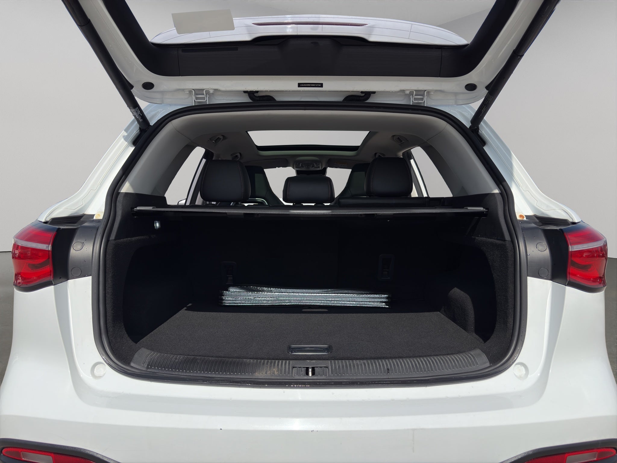 2022 MG HS VUD 5 pts. Trophy, 2.0T, TA, piel, TP, RA-18