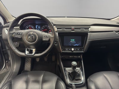 2024 MG MG5 4 pts. Excite, 1.5l, TM5, VE, piel, RA-16 (línea anterior)