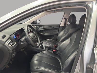 2024 MG MG5 4 pts. Excite, 1.5l, TM5, VE, piel, RA-16 (línea anterior)