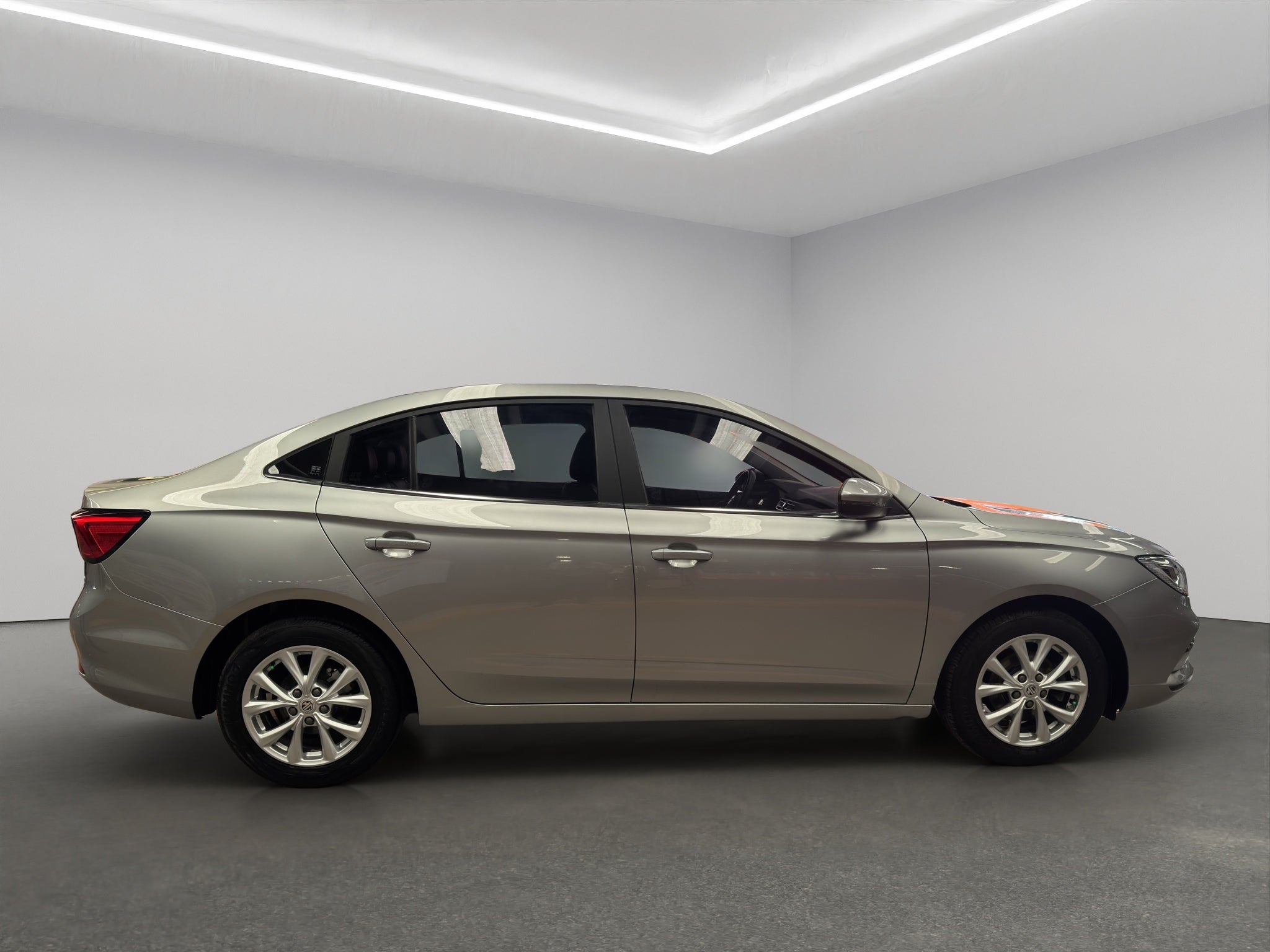 2024 MG MG5 4 pts. Excite, 1.5l, TM5, VE, piel, RA-16 (línea anterior)
