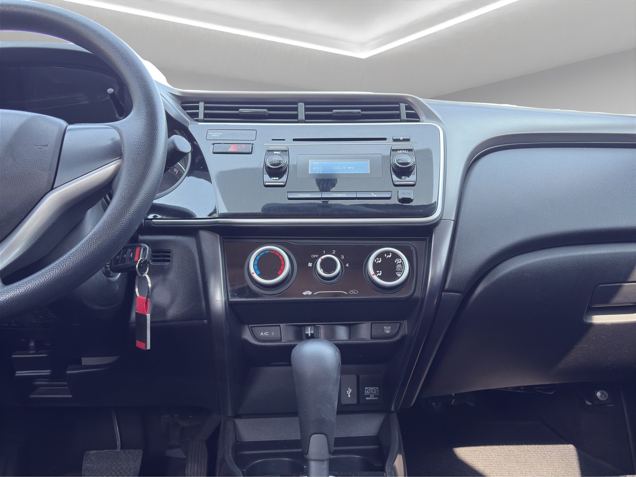 2020 Honda City 4 pts. LX, L4, CVT, a/ac., RA-15 (línea anterior)