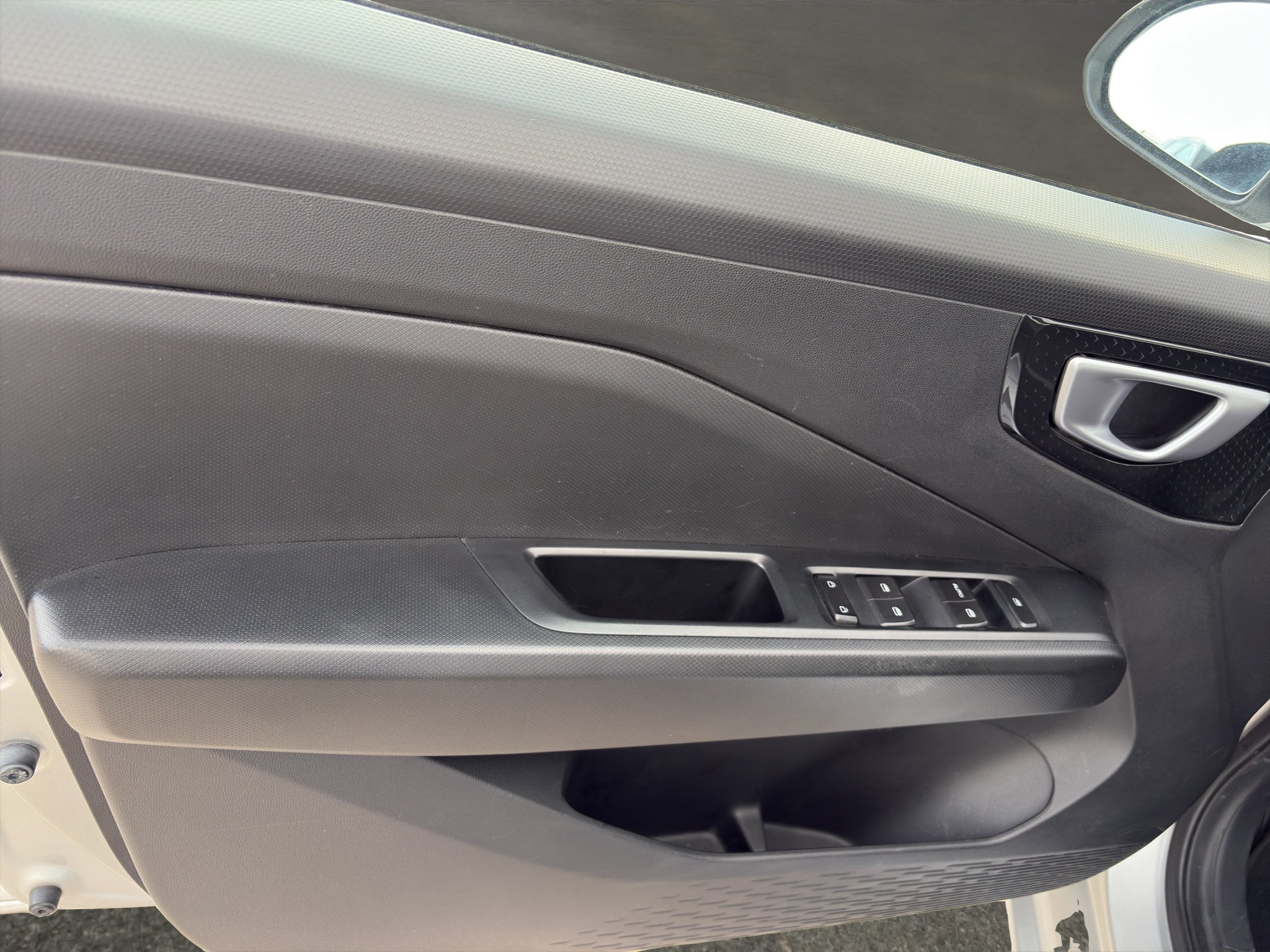 2024 Chevrolet Aveo 4 pts. LS, 1.5l, TM6, a/ac., R-15 (línea nueva)