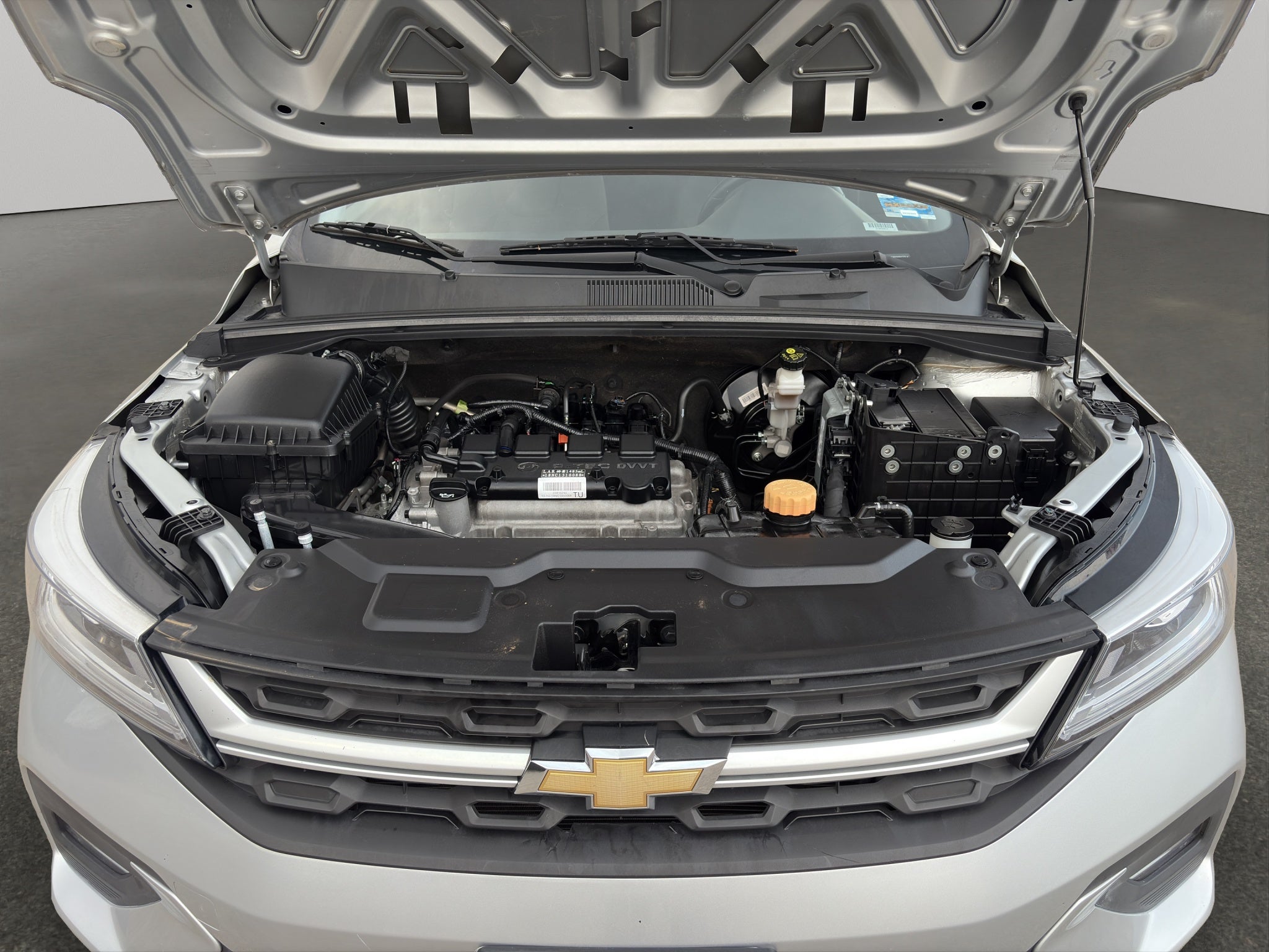 2024 Chevrolet Aveo 4 pts. LS, 1.5l, TM6, a/ac., R-15 (línea nueva)