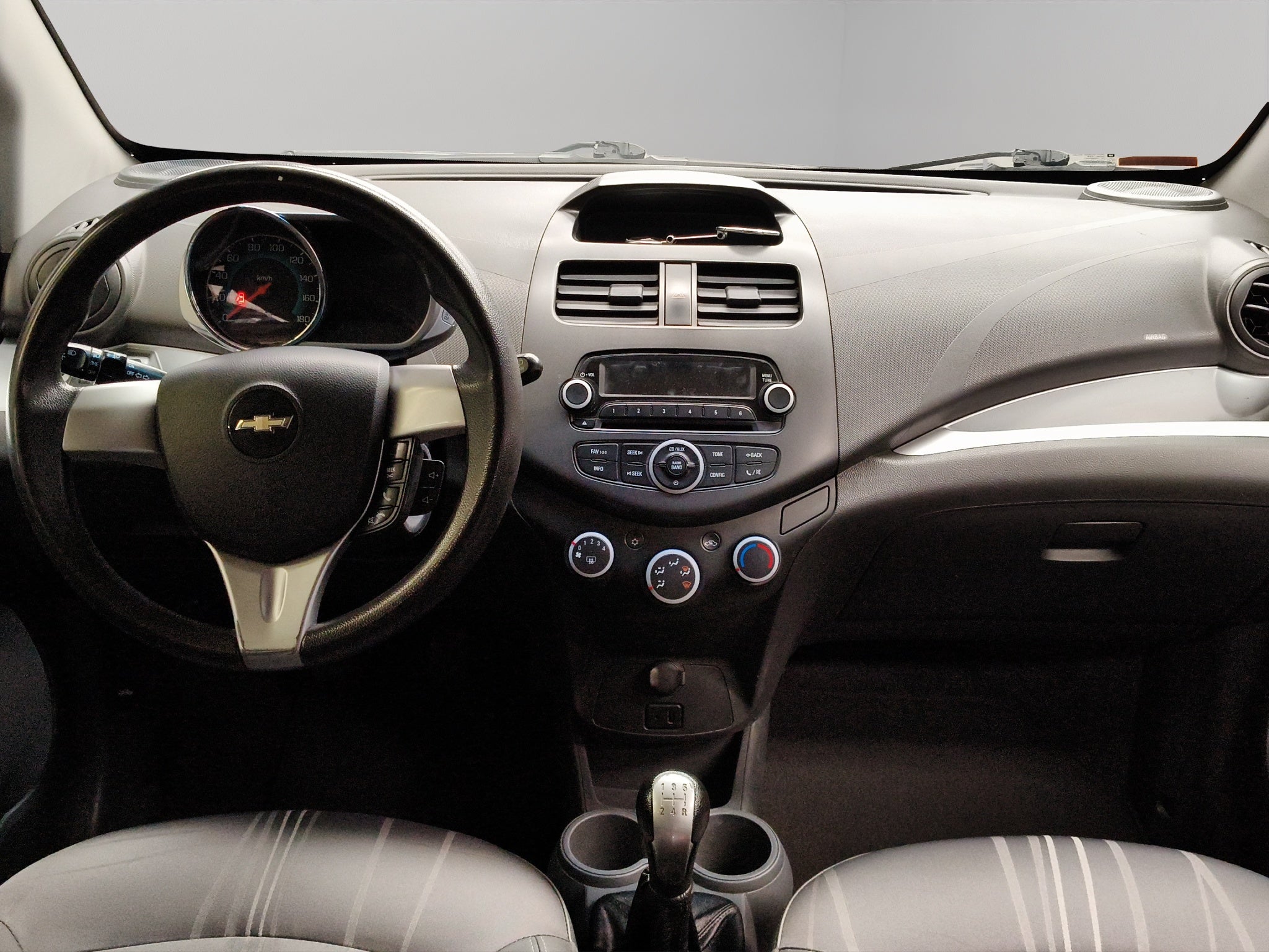 2016 Chevrolet Spark 5 pts. HB LTZ, 1.4l, TM5, a/ac., f. niebla, RA-15 (nueva generación)