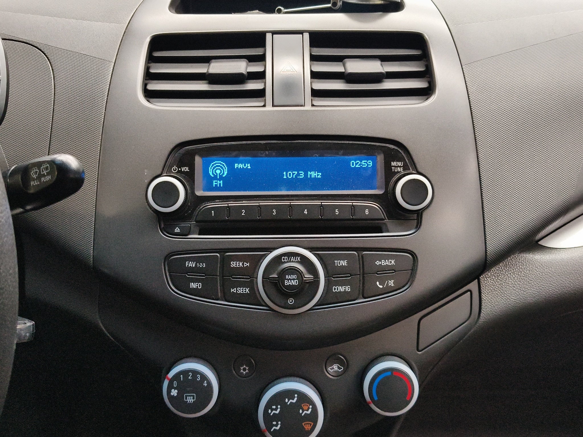 2016 Chevrolet Spark 5 pts. HB LTZ, 1.4l, TM5, a/ac., f. niebla, RA-15 (nueva generación)