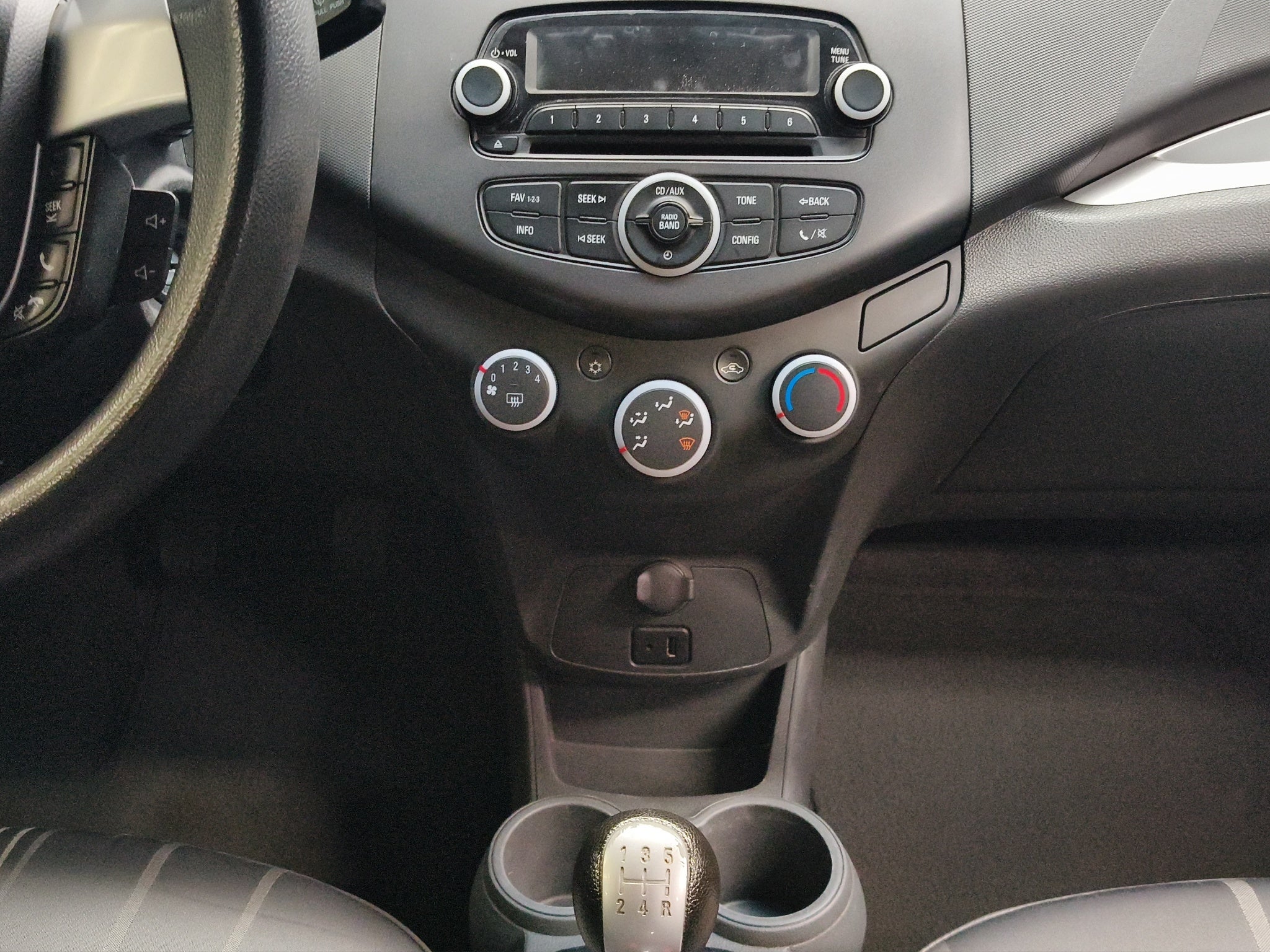 2016 Chevrolet Spark 5 pts. HB LTZ, 1.4l, TM5, a/ac., f. niebla, RA-15 (nueva generación)