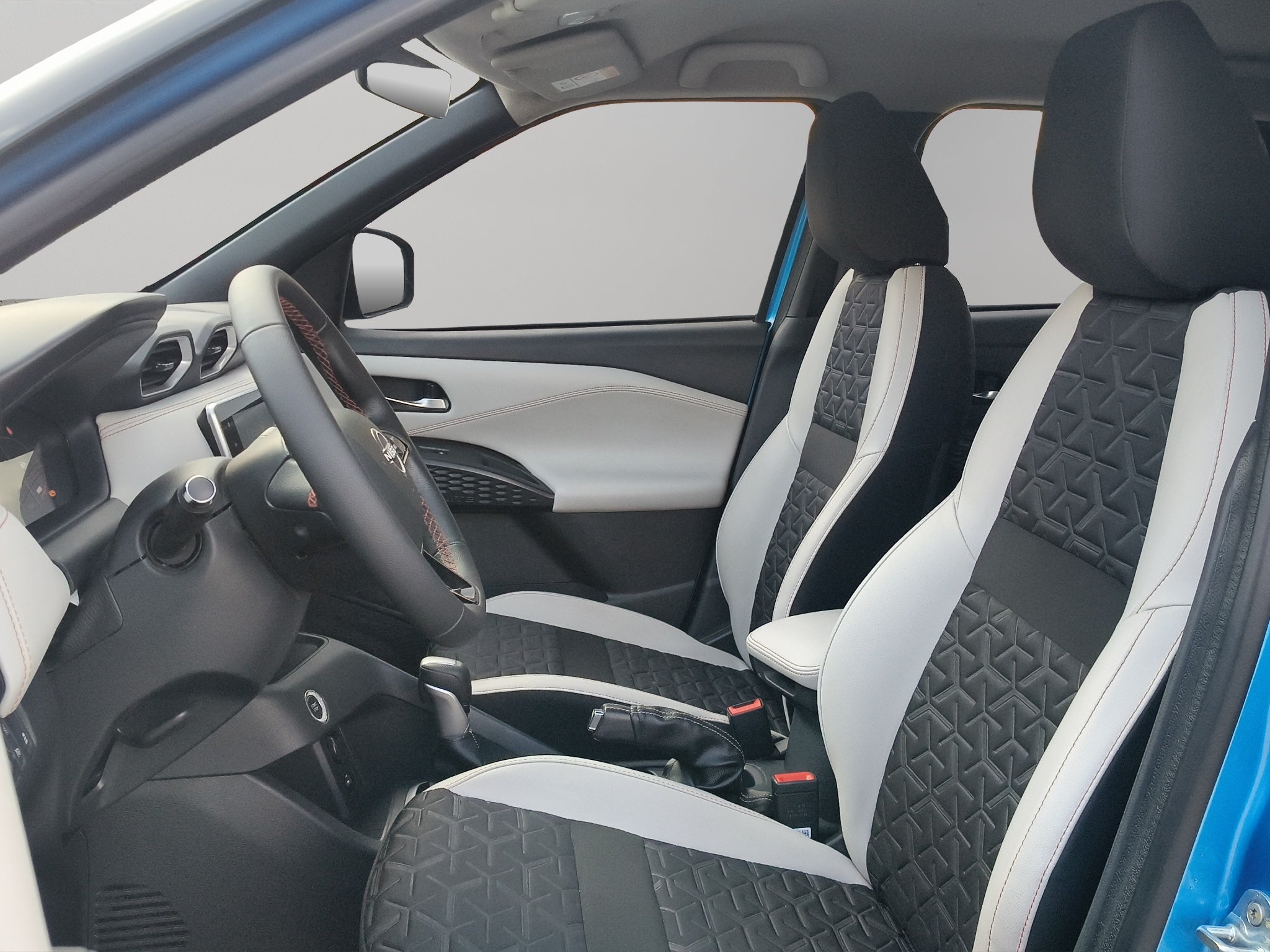 2025 Nissan Magnite VUD 5 pts. Exclusive, 1.0T, CVT, piel,RA-16