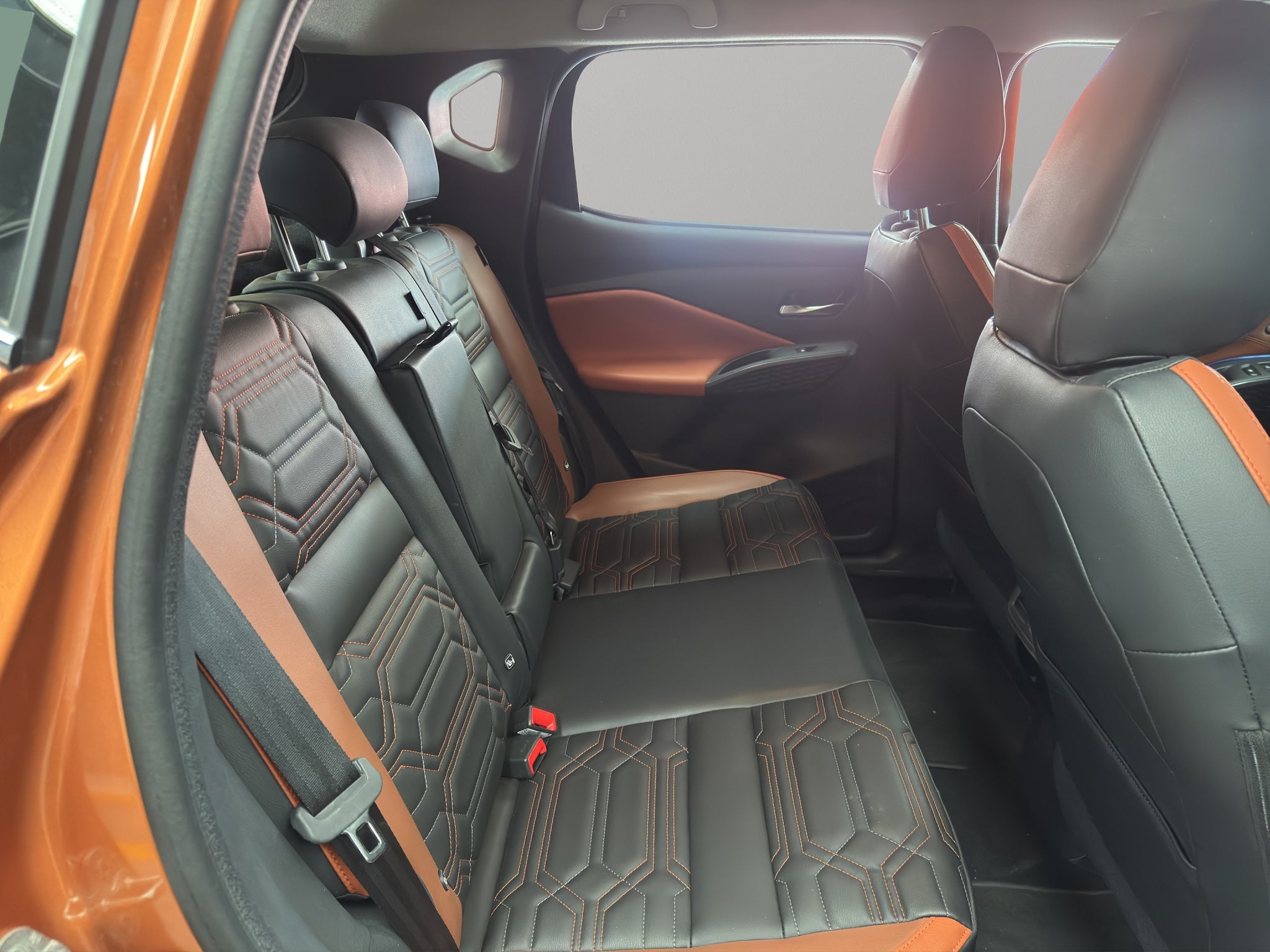 2025 Nissan Magnite VUD 5 pts. Exclusive, 1.0T, CVT, piel, RA-16