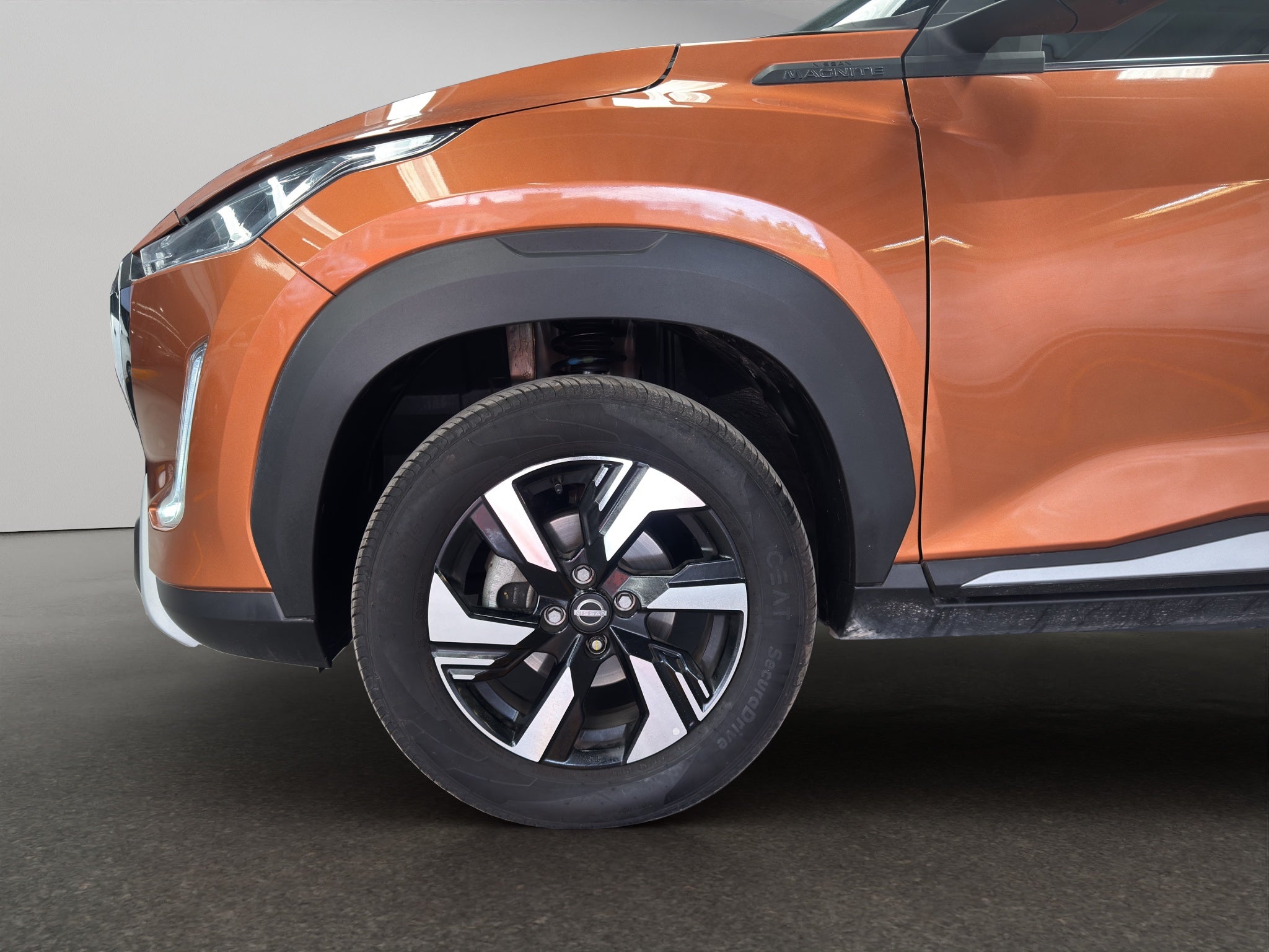 2025 Nissan Magnite VUD 5 pts. Exclusive, 1.0T, CVT, piel, RA-16