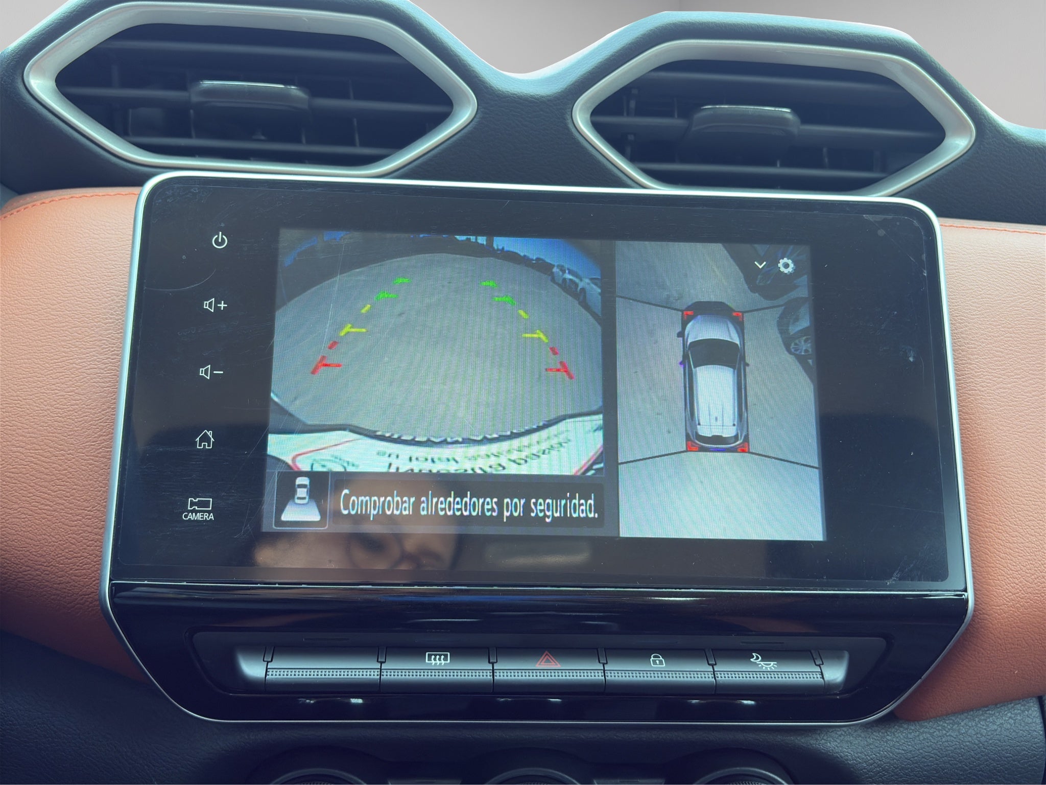 2025 Nissan Magnite VUD 5 pts. Exclusive, 1.0T, TM5, piel, RA-16